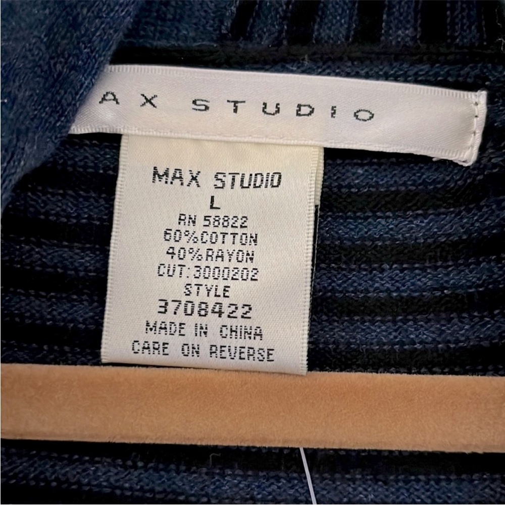 Max Studio Sweater - Picture 5 of 6